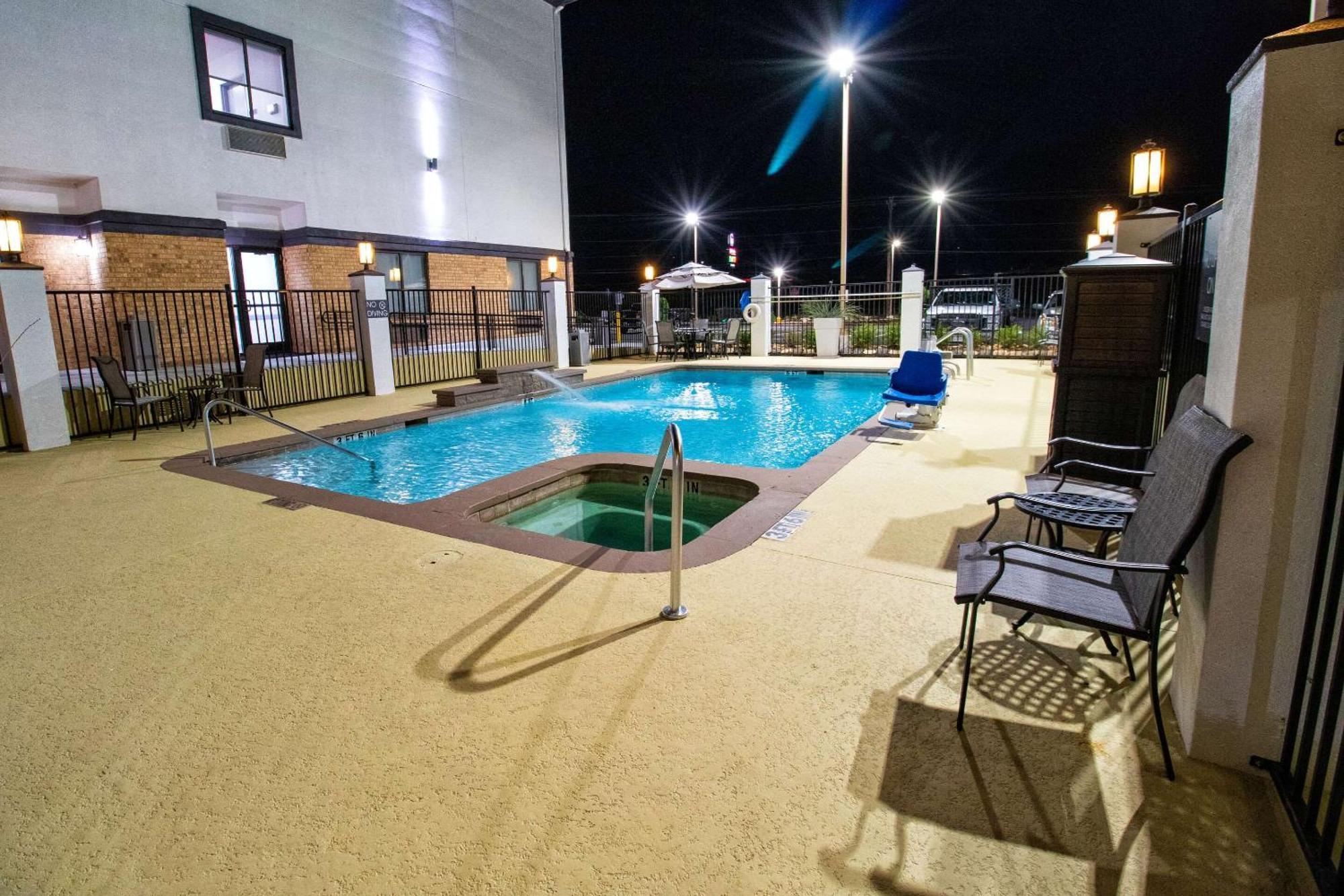 Best Western Plus Schulenburg Inn & Suites Exteriör bild
