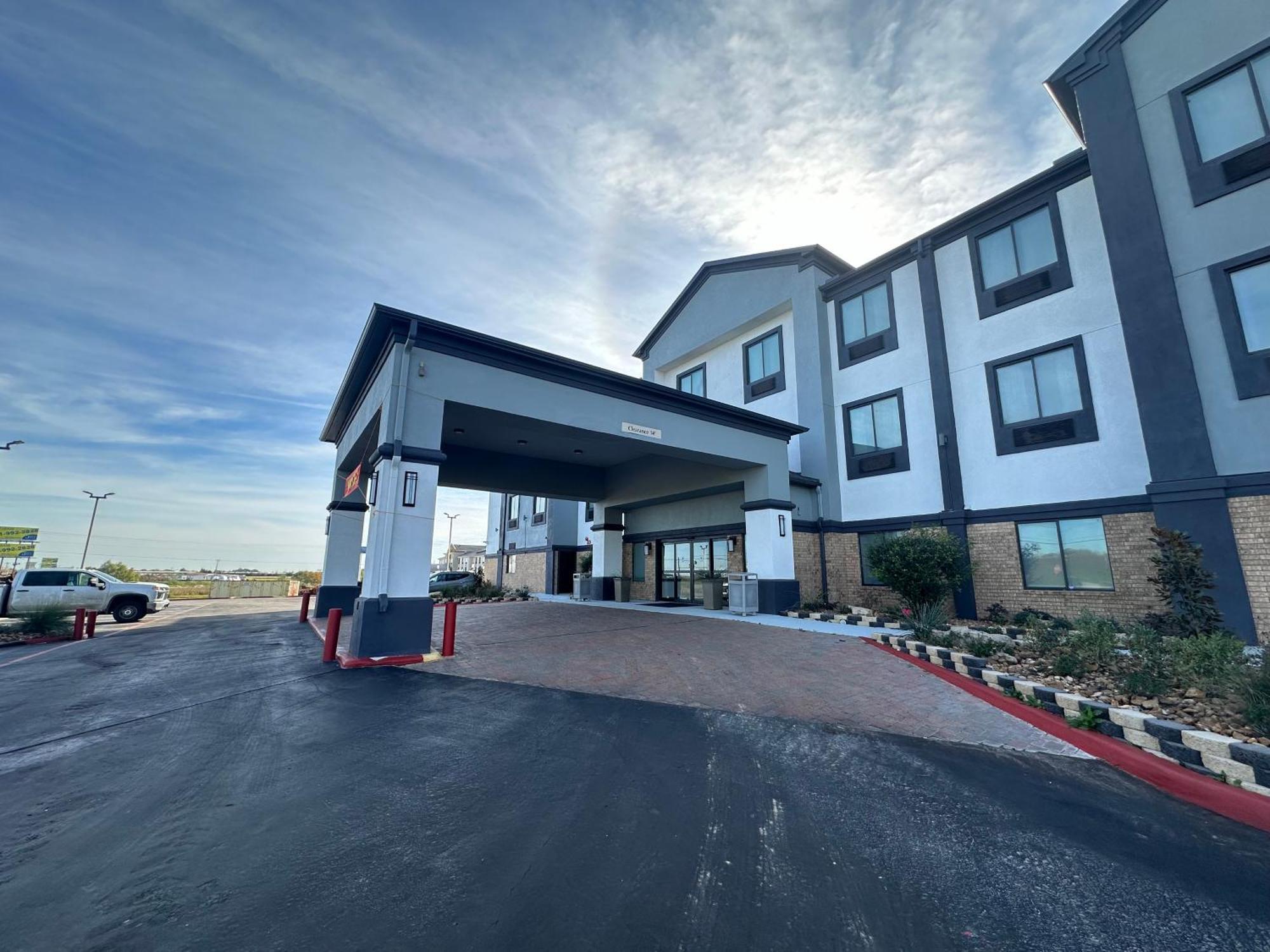 Best Western Plus Schulenburg Inn & Suites Exteriör bild